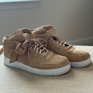 Men’s Nike Air Force 1 Mid Victor Cruz